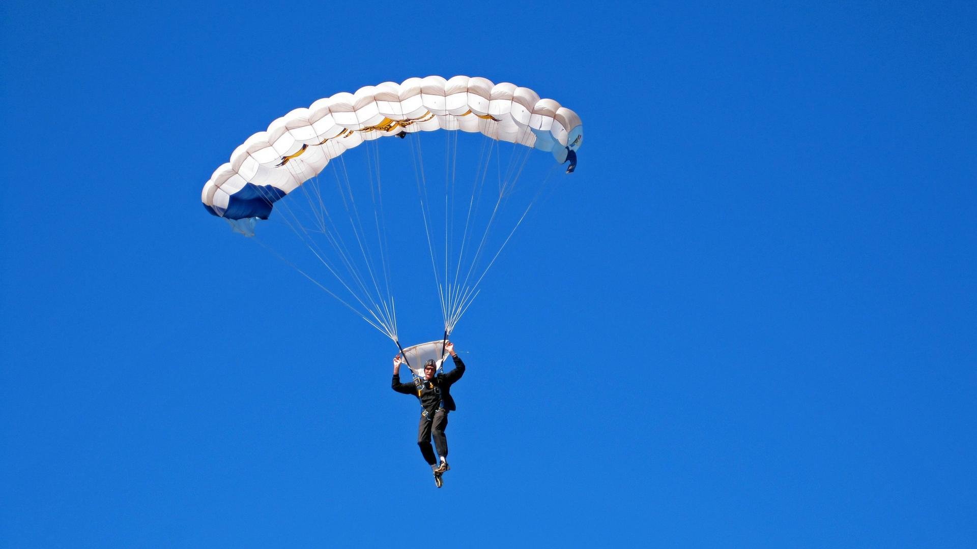 安切洛蒂公布欧洲行大名单引热议：无内马尔+两惊喜，哪9人出局？